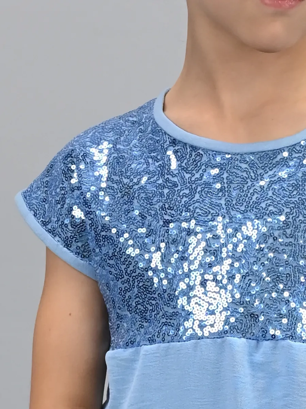 Платье нарядное для девочки с пайетками