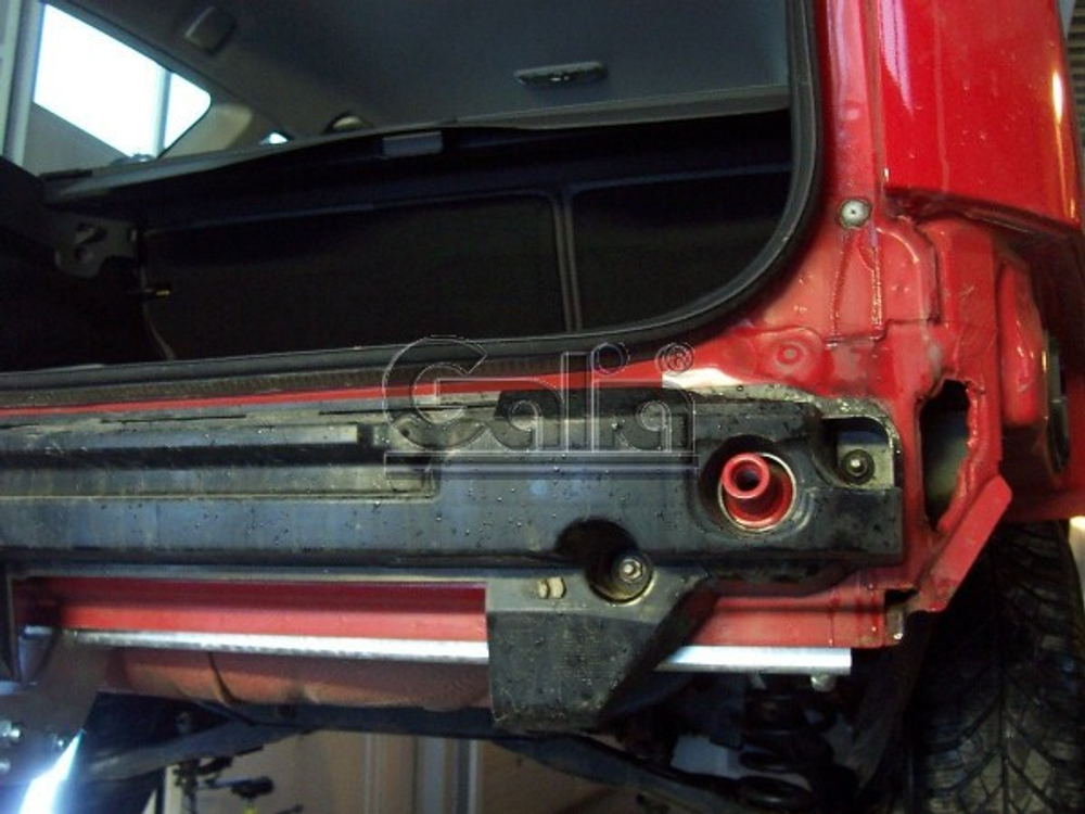 Фаркоп оцинкованный Galia F096A для Ford Focus II универсал 2004-2011(паспорт и сертификат в комплекте)(без электрики)