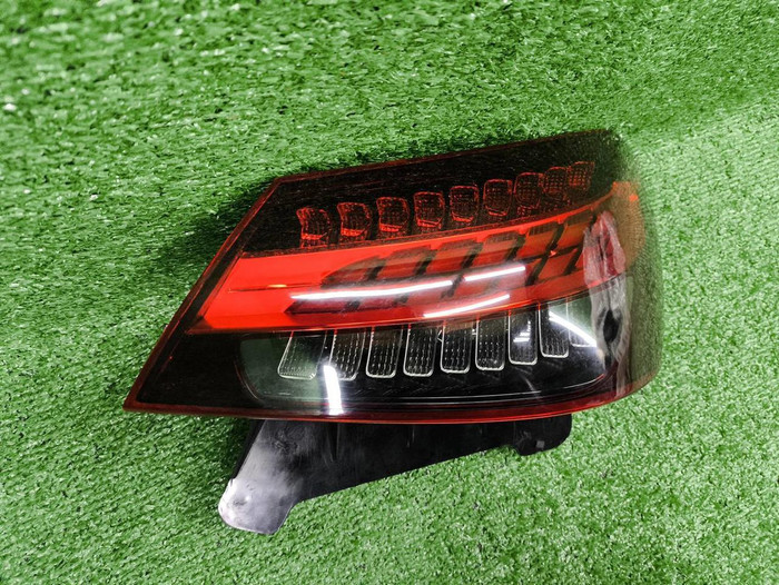 Фонарь правый внешний Mercedes E W213 (2020-2023)