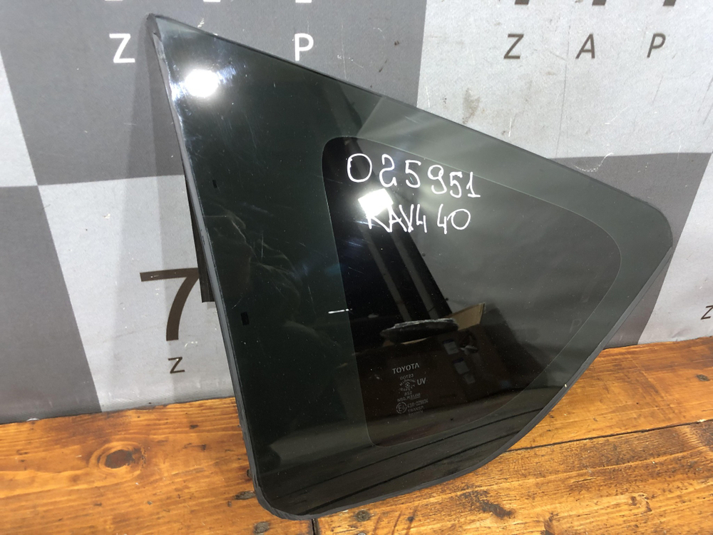 Стекло заднее левое глухое Toyota RAV4 IV (XA40) 12-19 Б/У Оригинал 6272042350