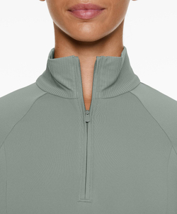 Oysho Короткий лонгслив Comfortlux из ткани в рубчик с застежкой-молнией, серо-зеленый