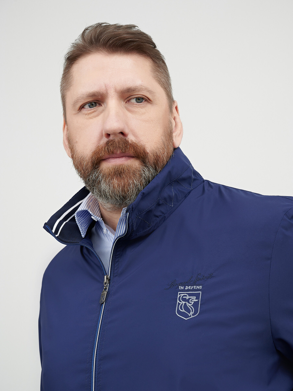 Бомбер легкий синего цвета размера SIZE+