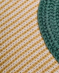 ZARA HOME ДЕТСКАЯ ПОДУШКА С ВЫШИВКОЙ В ВИДЕ БУКВЫ "D", ЖЕЛТЫЙ