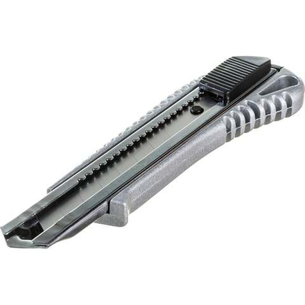 Строительный нож Gigant металлический корпус 18 мм GWK 632