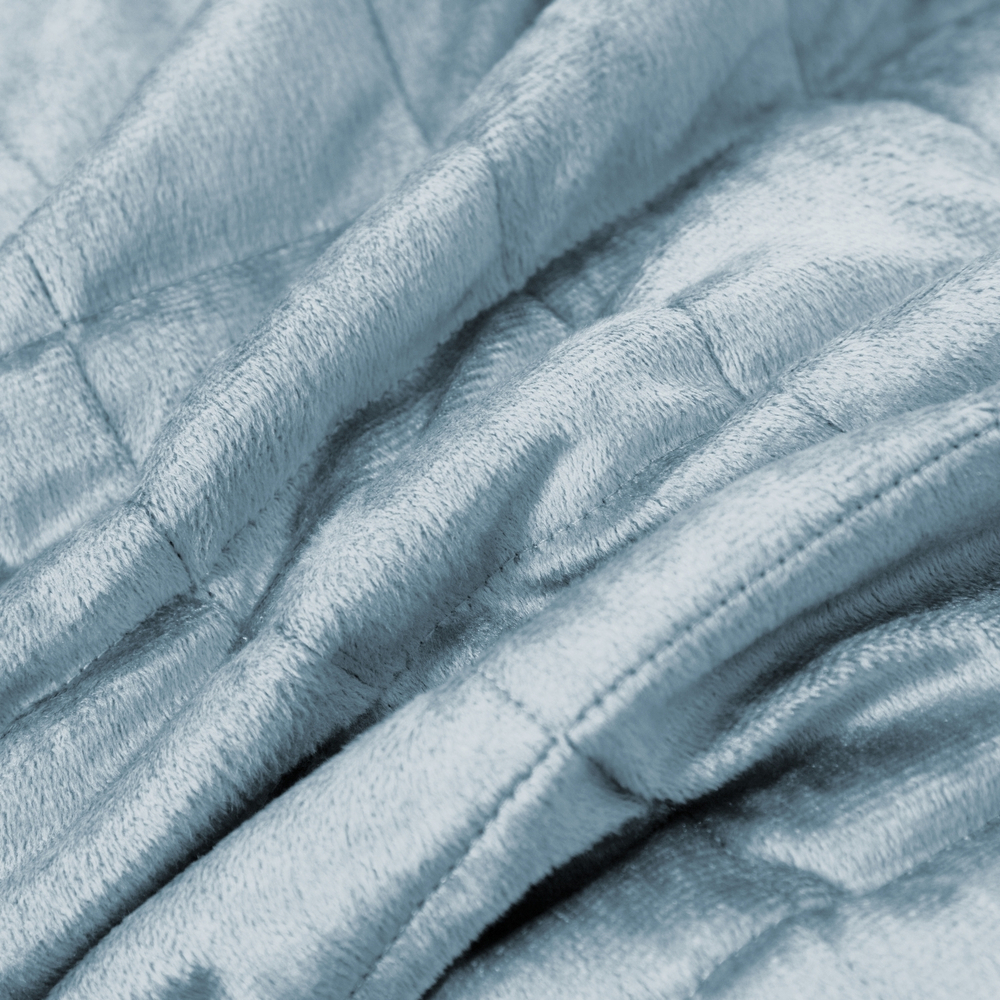 Велюровое покрывало в клетку и две наволочки OVL022