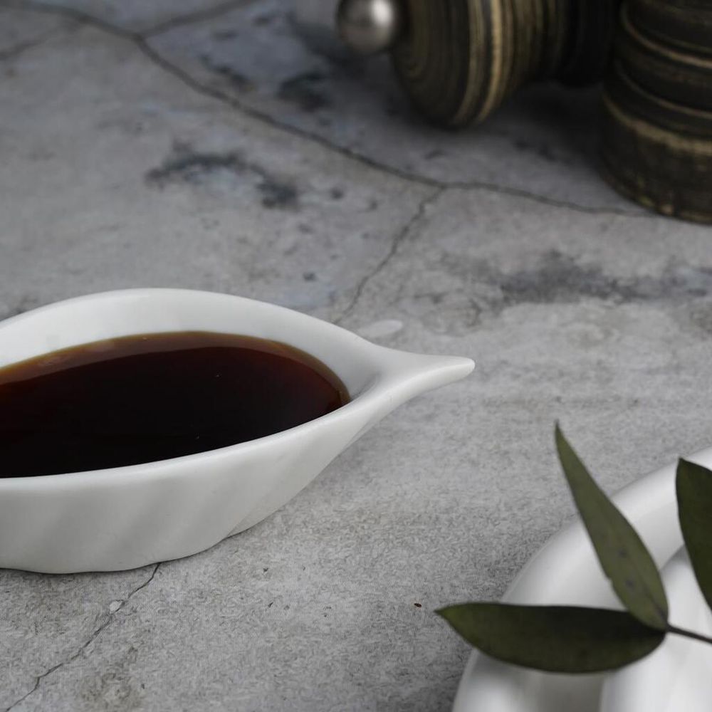 Соусник 20 мл 10*4,5 см h2 см "Лист" овальный белый фарфор P.L. Proff Cuisine [16]