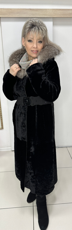 Пальто-шубка из мутона с капюшоном