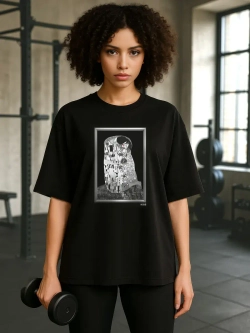 Футболка оверсайз с принтом и обрезной горловиной