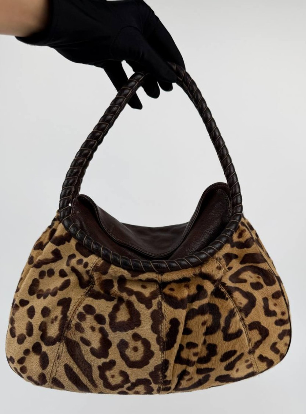 Сумка Valentino Garavani Leopard Pony Hair Leather Shoulder Bag Beige