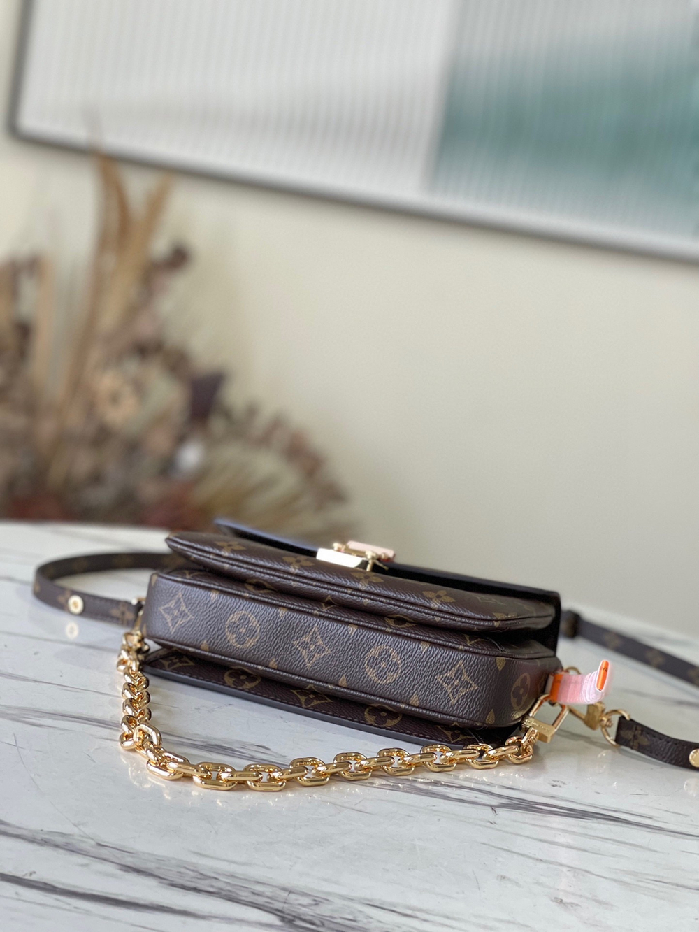 Louis Vuitton Pochette Metis East West