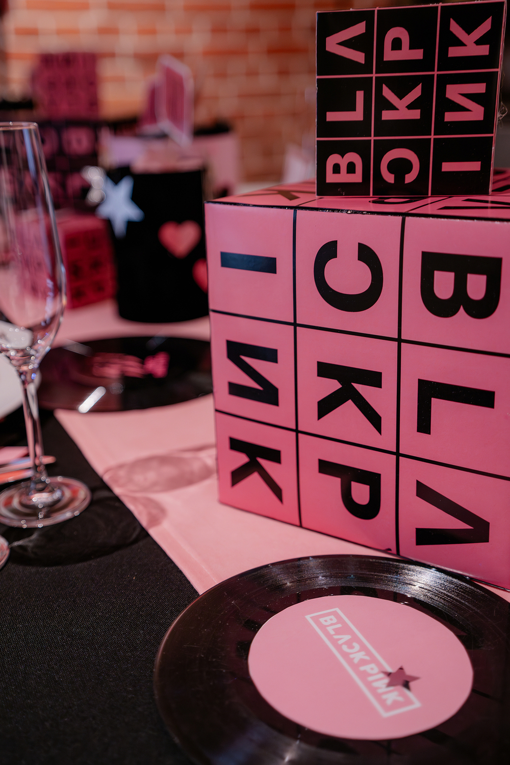 Black Pink Party