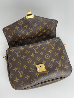 Сумка Louis Vuitton POCHETTE METIS
