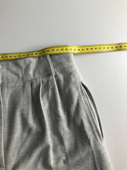 Брюки плотные, маркировка М, визуально на 46 размер