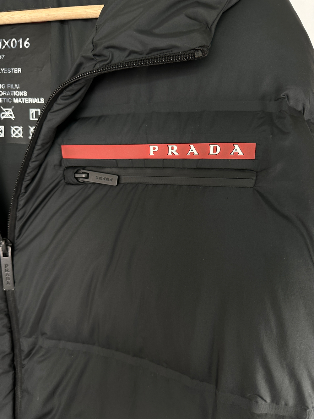 Пуховик Prada