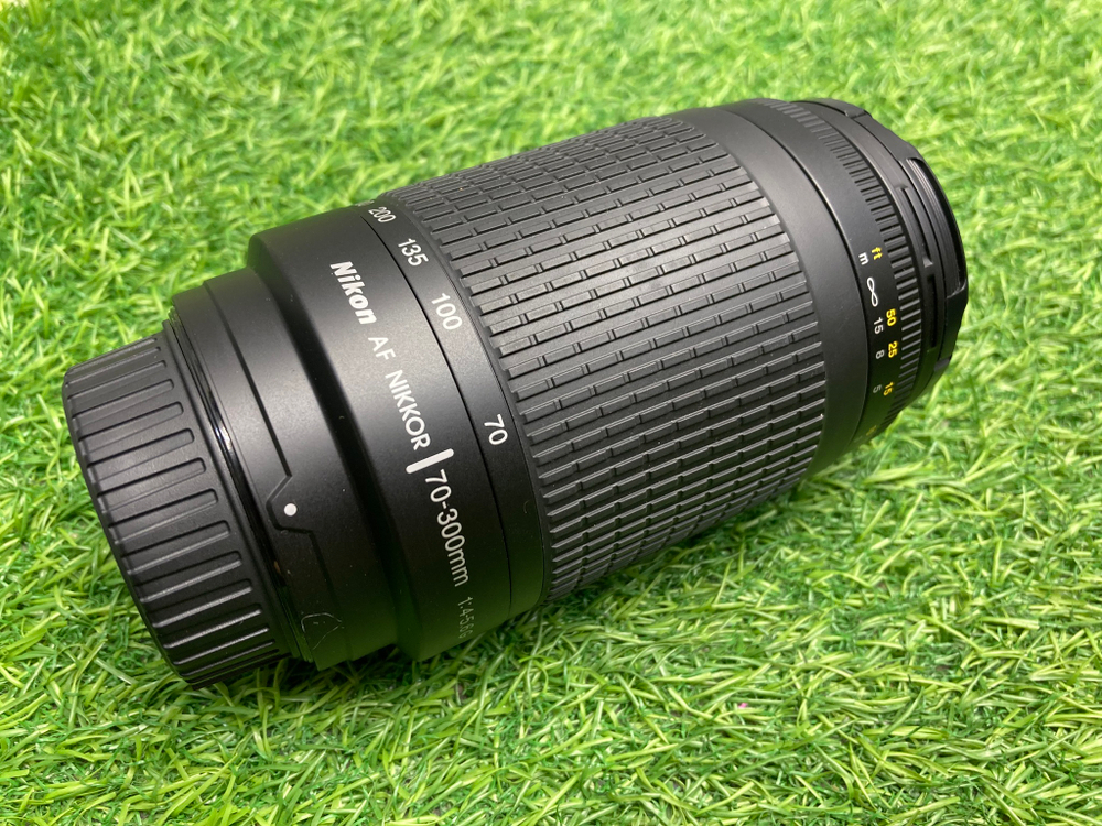 Nikon 70-300mm 4-5.6G Zoom-Nikkor