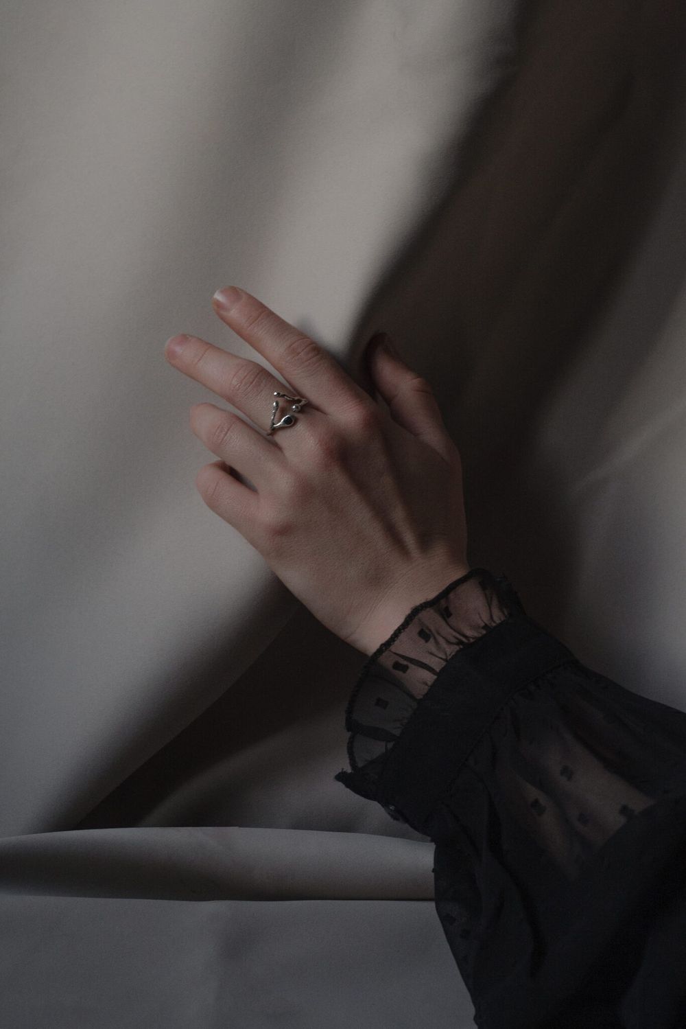 Кольцо Веточка со шпинелью