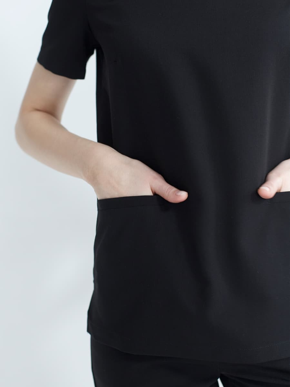 Базовый костюм Medici чёрный детали кроя и ткани