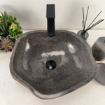 Раковина из речного камня RS-65121 44*39*15 0856