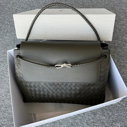 Bottega Veneta Large Andiamo Messenger 43 cm