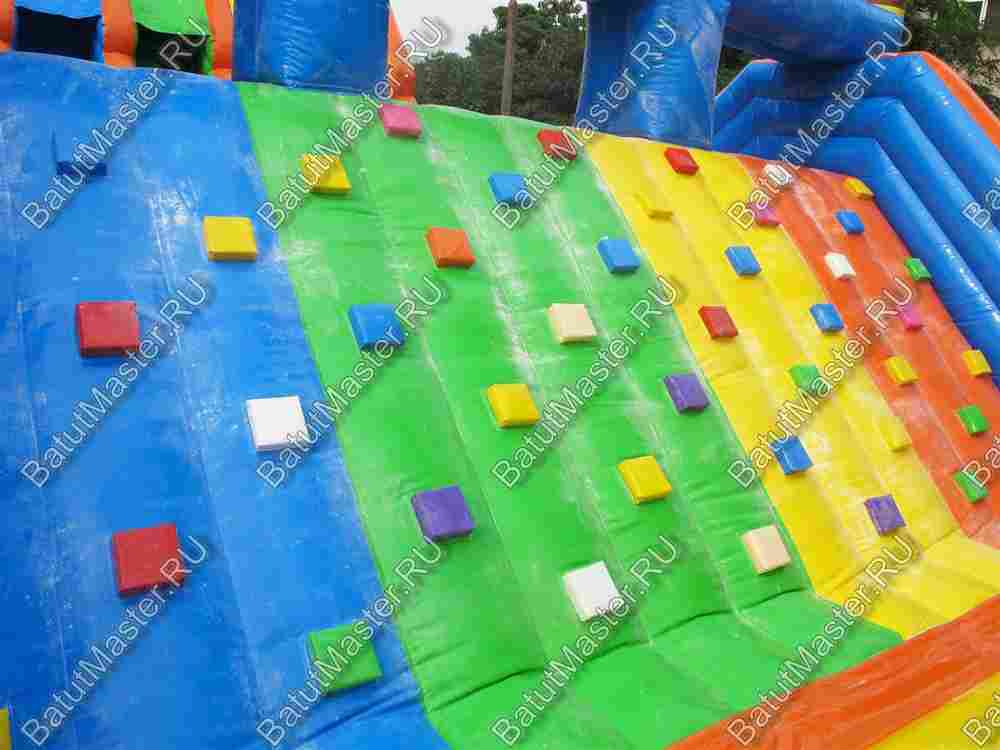 Коммерческая надувная полоса препятствий "В поисках приключений"