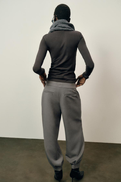 ZARA БАЗОВАЯ ХЛОПКОВАЯ ФУТБОЛКА, УГОЛЬНЫЙ