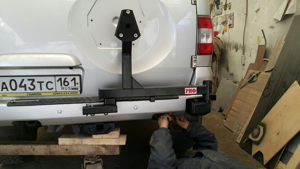 Установка калитки запасного колеса в штатный бампер