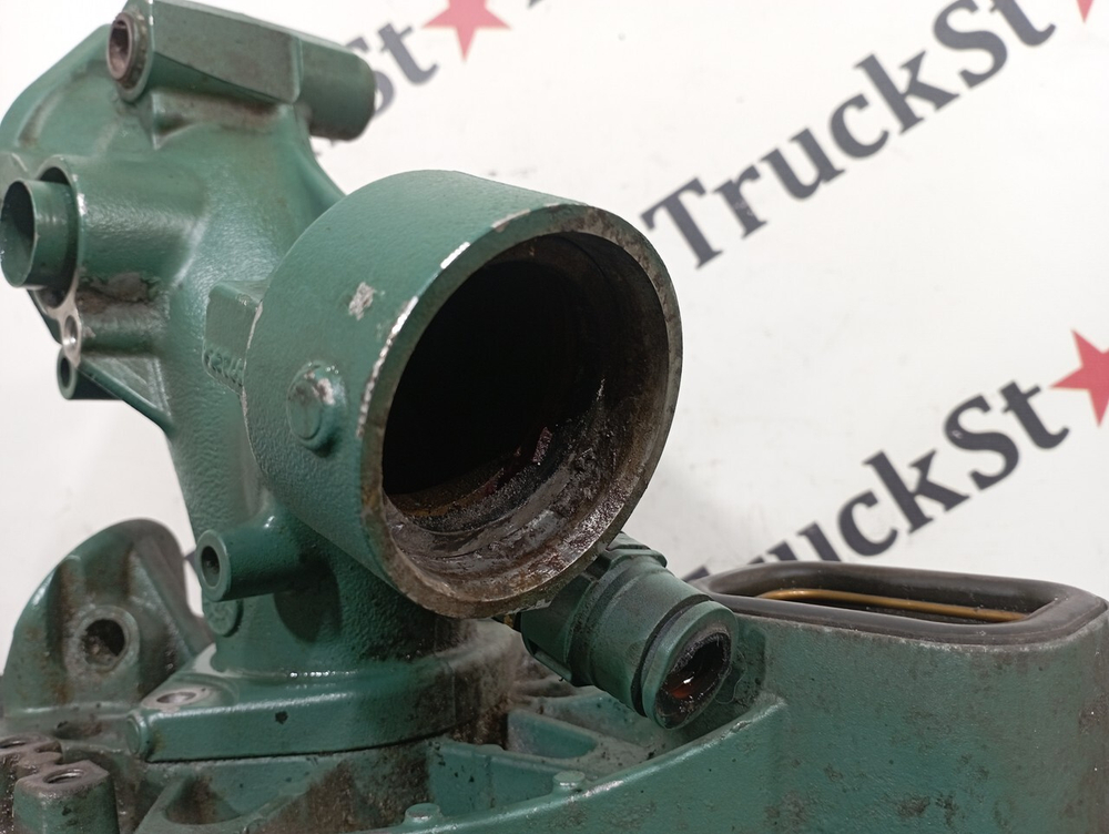 Корпус помпы двигателя