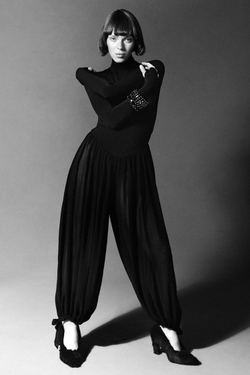 ZARA ДЛИННЫЙ КОМБИНИРОВАННЫЙ ОБЪЕМНЫЙ КОМБИНЕЗОН, ЧЕРНЫЙ