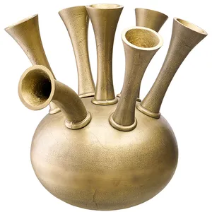 Фигурки и статуэтки