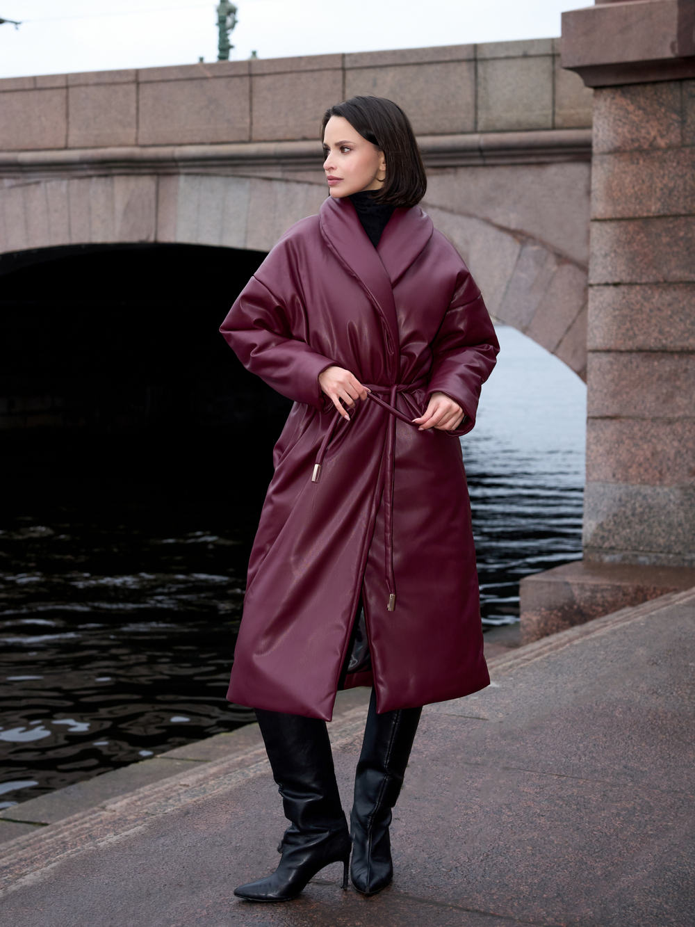 Пальто из экокожи