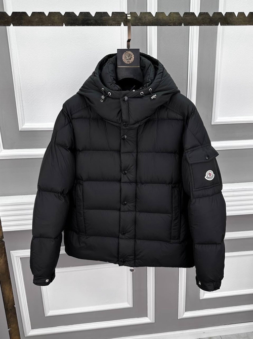 Пуховик Moncler