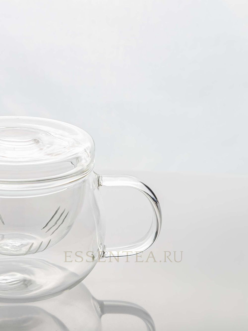 чашка стеклянная с ручкой и крышкой
