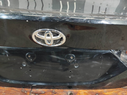 Крышка багажника Toyota Camry (XV70) 17-21 Б/У Оригинал 6440133760