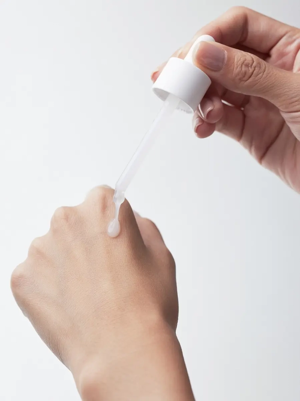 Biodance Увлажняющая сыворотка с гиалуроновой кислотой и пантенолом Hydro Cera-nol Ampoule 50 мл