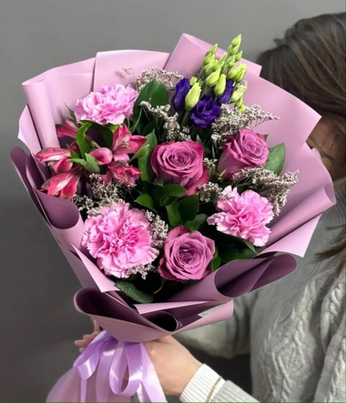 Авторский букет в сиреневой гамме