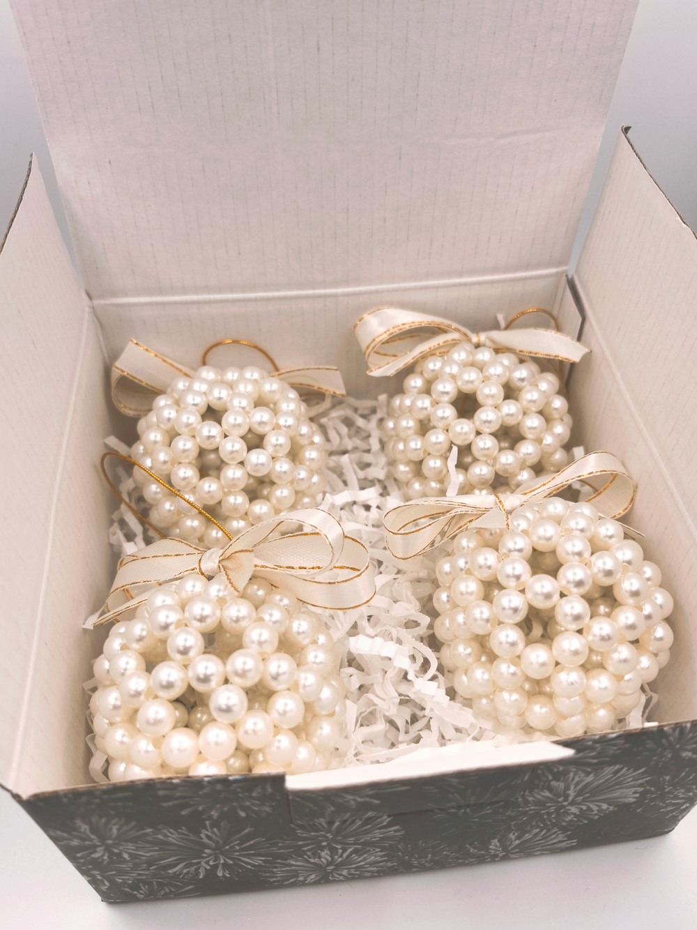 Ёлочные игрушки из бусин 4шт