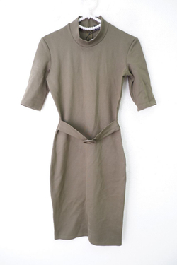 Платье Stets лаконичное 40 размер, новое