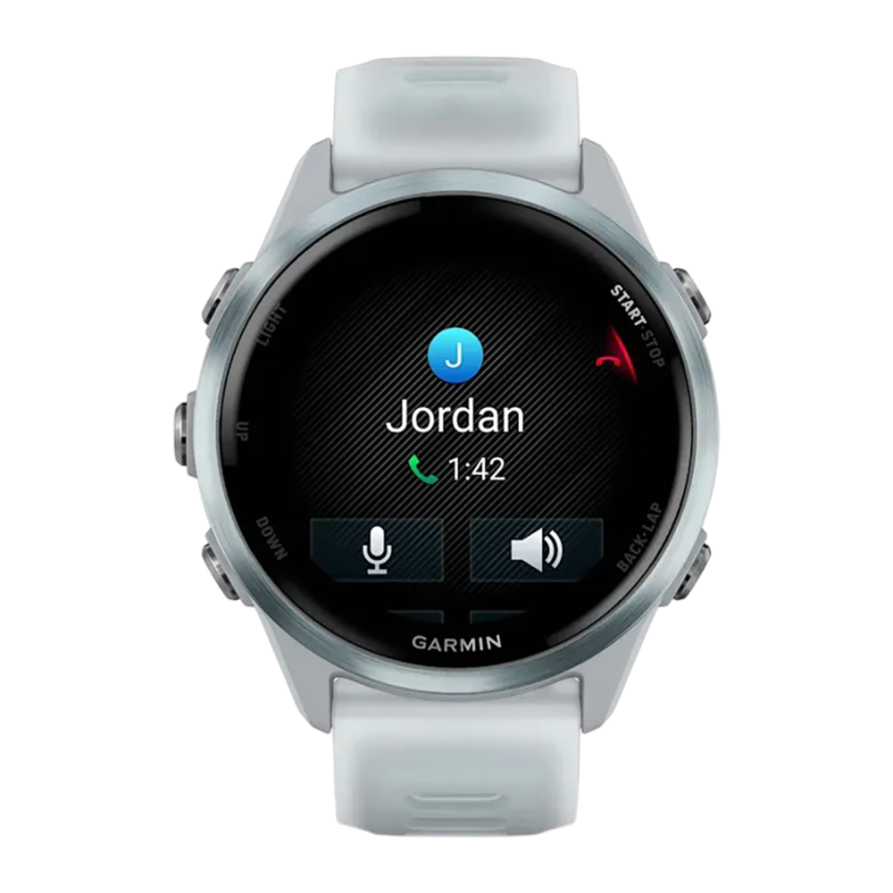 Спортивные часы Garmin Forerunner 570, 42 мм, силиконовый ремешок цвета «полупрозрачный серый»/дымчато-голубой Дымчато-голубой алюминиевый безель, AMOLED-дисплей с Gorilla Glass 3. Ремешок с классической застёжкой — на запястье обхватом 115–178 мм