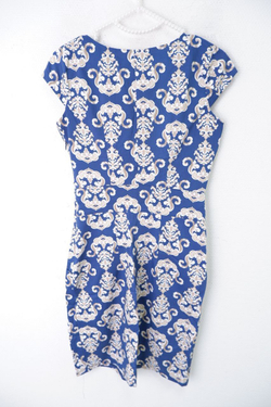 Платье с коротким рукавом 42 размер