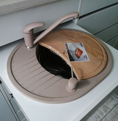 Мойка TOLERO R-122 темно-бежевый №823С, смеситель НИЗКИЙ КРАН СТАНДАРТ темно-бежевый