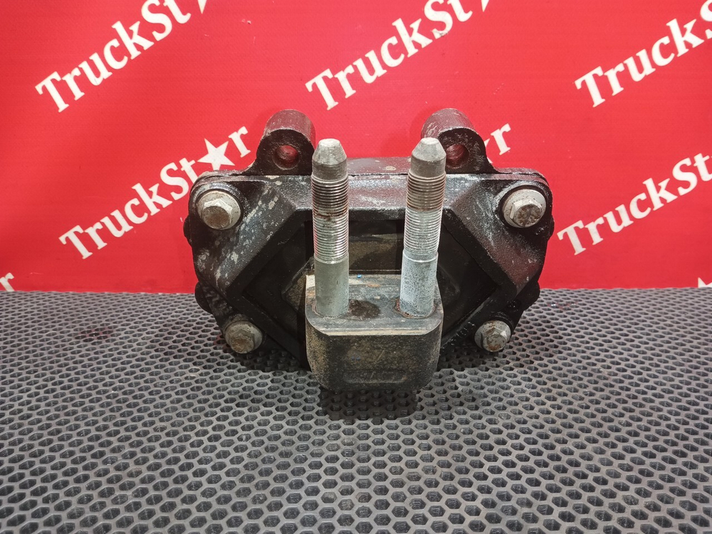 Подушка двигателя 2020г