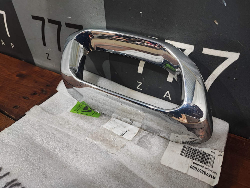 Насадка глушителя правая Mercedes GLE V167 18- Б/У Оригинал A1678857000