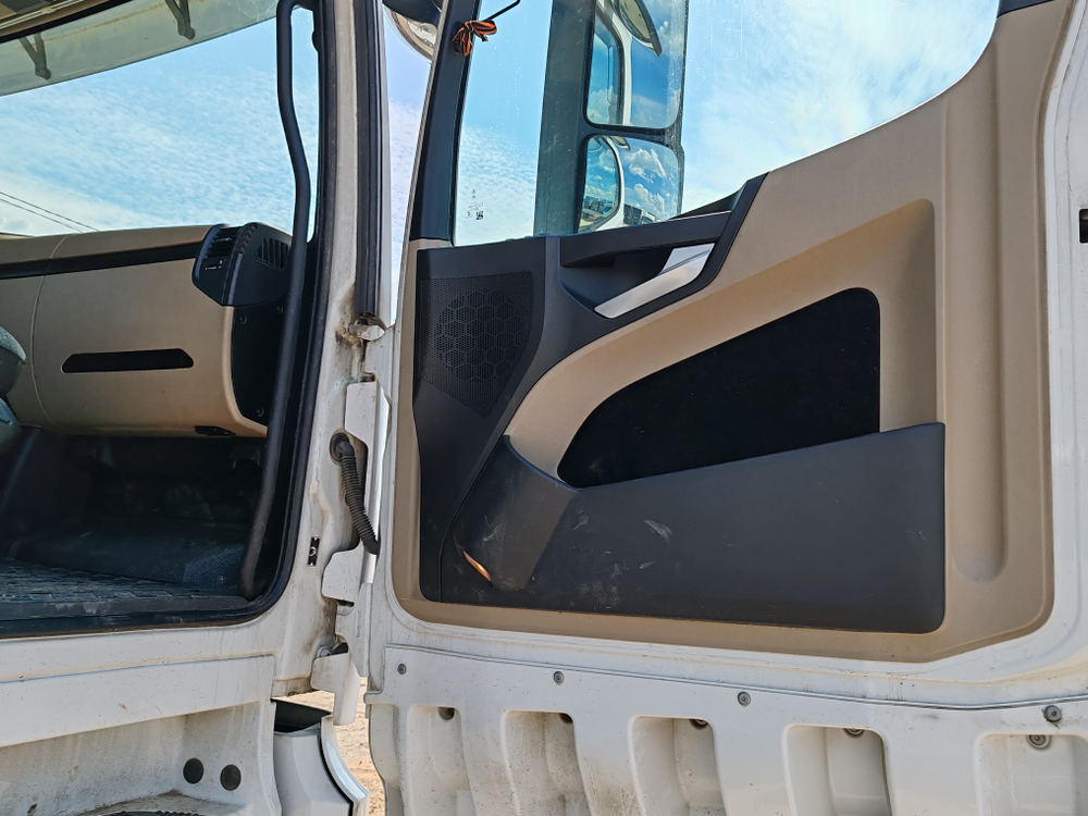 Mercedes-Benz ACTROS 4x2 Седельный тягач 1851 LS (Дизельный, 12,8 л, 510 л.с., АТ)
