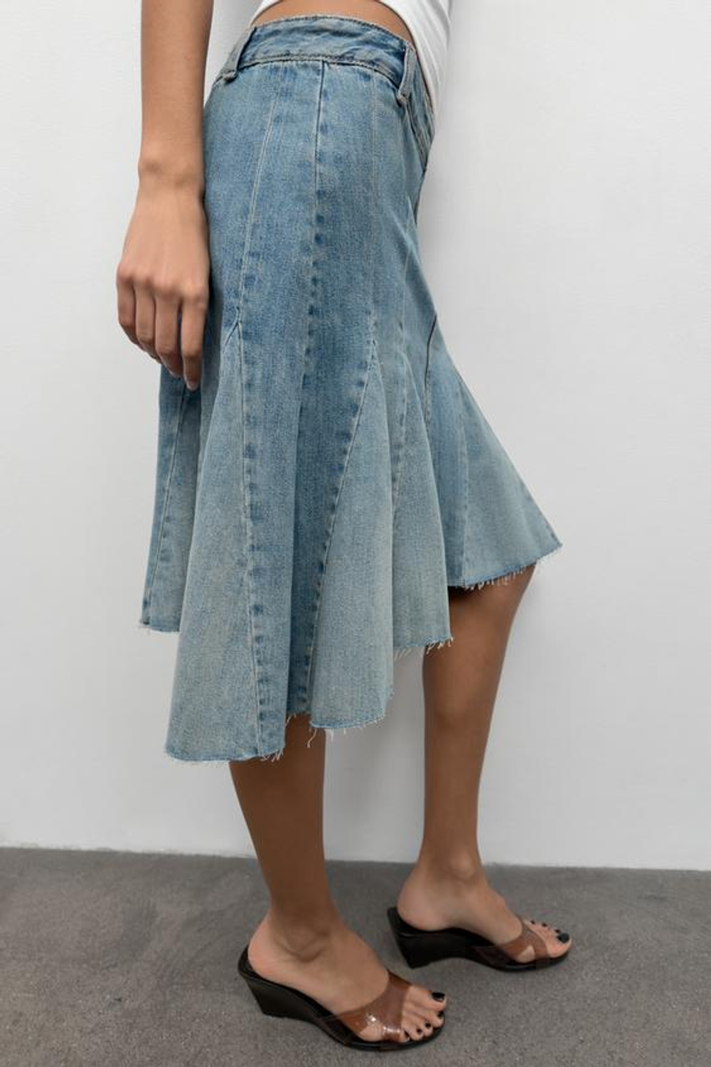 ZARA ДЖИНСОВАЯ ЮБКА TRF С КЛИНЬЯМИ, СИНИЙ