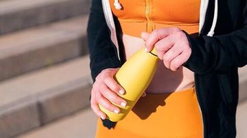 Водные процедуры для спортсменов: выбираем спортивную бутылку для воды