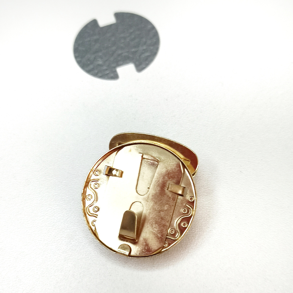 Замок-защелка на зажимах 32*38 Золото