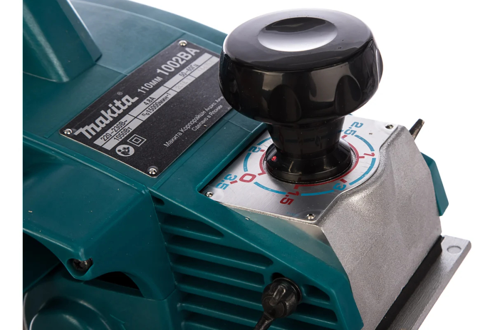 Рубанок Makita 1002BA