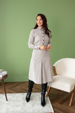 Платье бежевое из микровельвета