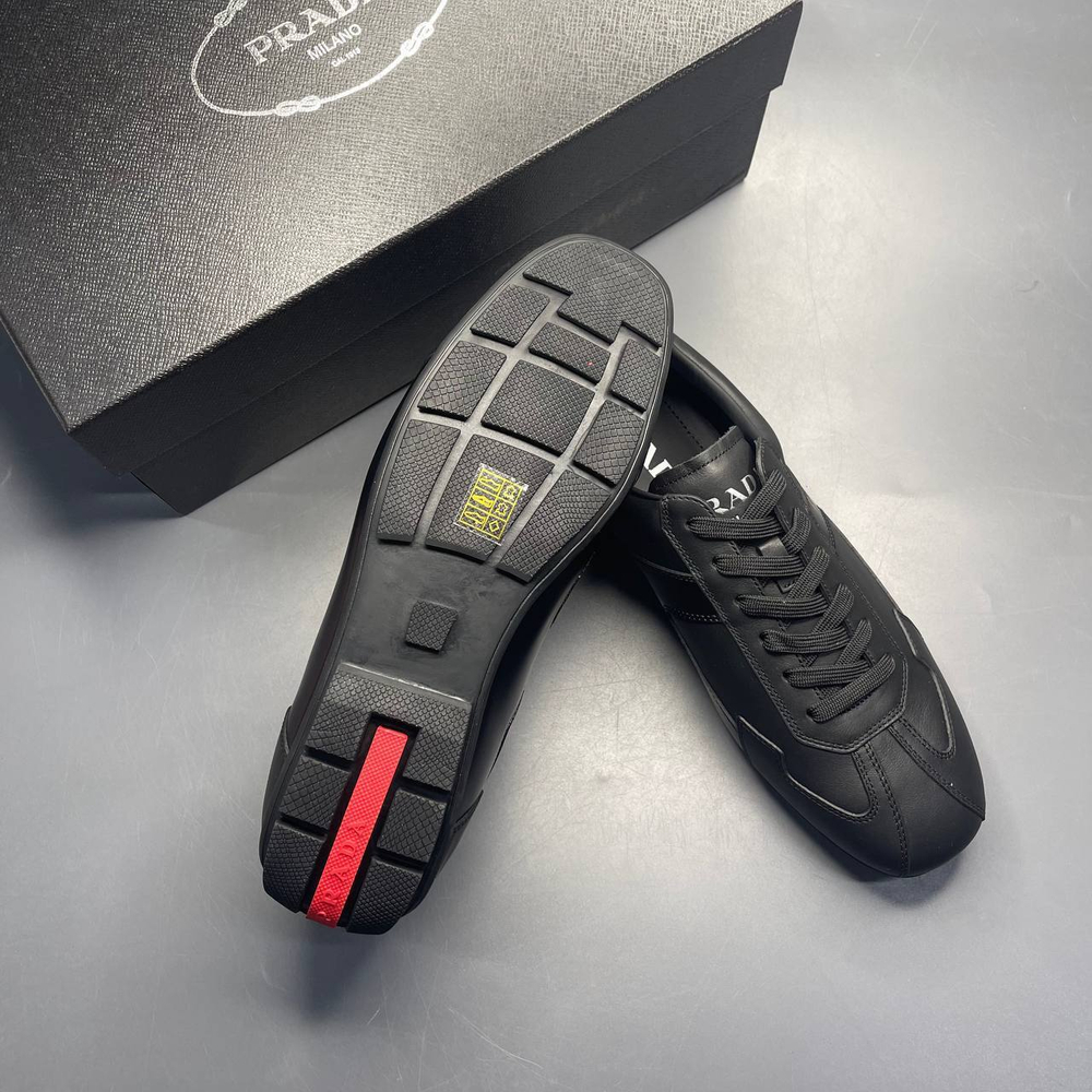 Кроссовки Prada
