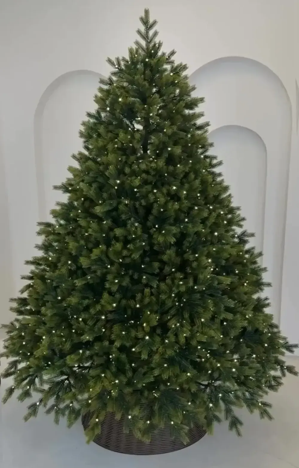 елка с встроенной гирляндой "Эрмитажная"